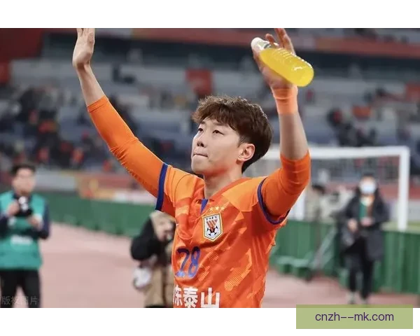 高准翼世预赛任意球精彩推射助球队取得关键进球